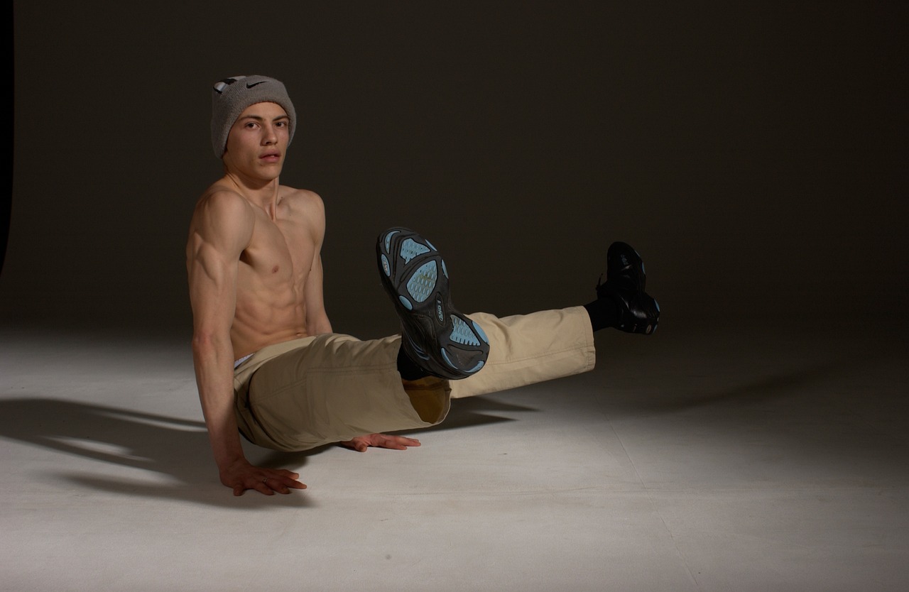 男人吃奶动图: 打破传统男性角色的有趣视角 男人吃奶动图: 打破传统男性角色的有趣视角